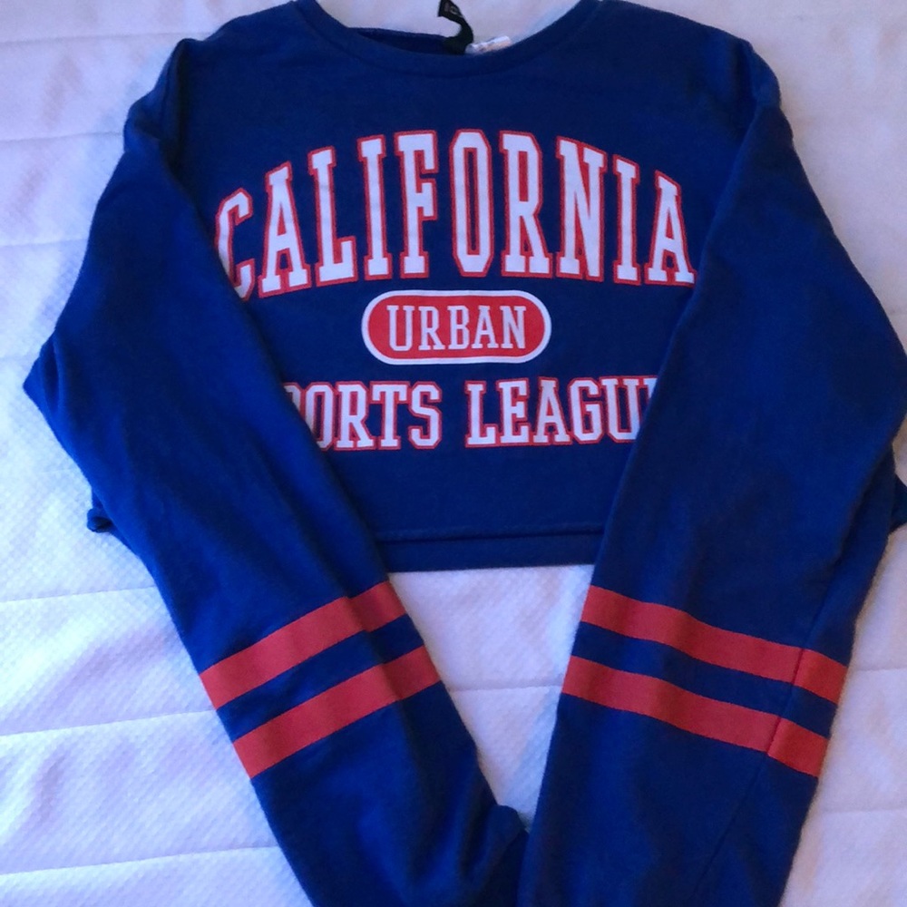 California Urban Sports League Crop top